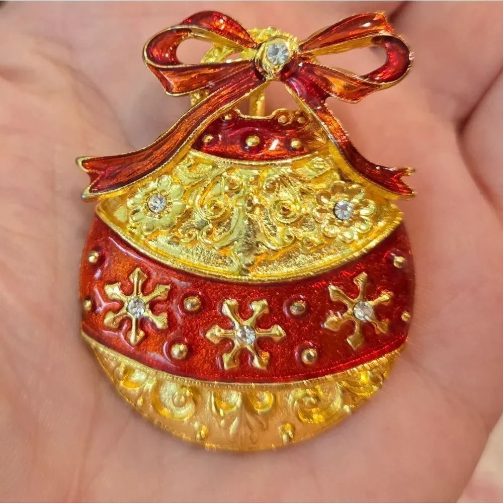 🎄🛍❤️ VINTAGE Elegant Red and Gold ORNAMENTCHRISTMAS BROOCH